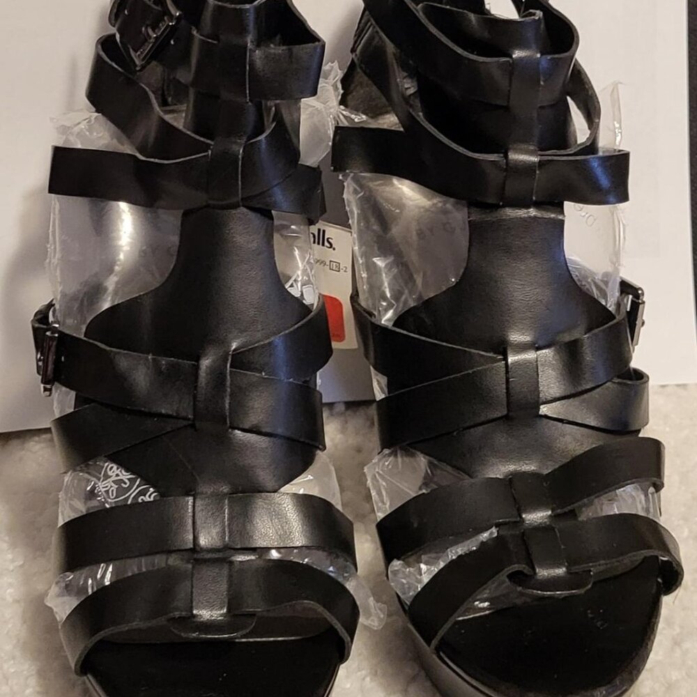 "G BY GUESS" WOMEN BLACK STRAPPY SANDAL HEELS - SIZE 7 - NWT